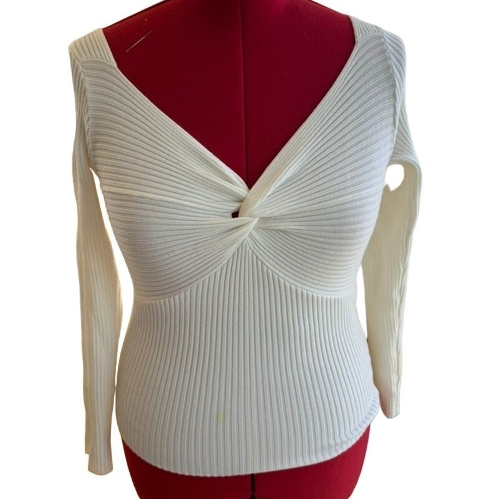 NWT Women junior Lillusory Cream ribbed Sweater Size Medium‎ #352